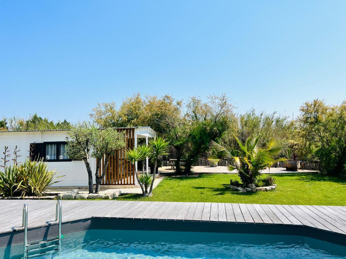 Cabane Le Flamant Avec Jardin, Piscine Et Parking Сент-Мари-де-ла-Мер Экстерьер фото