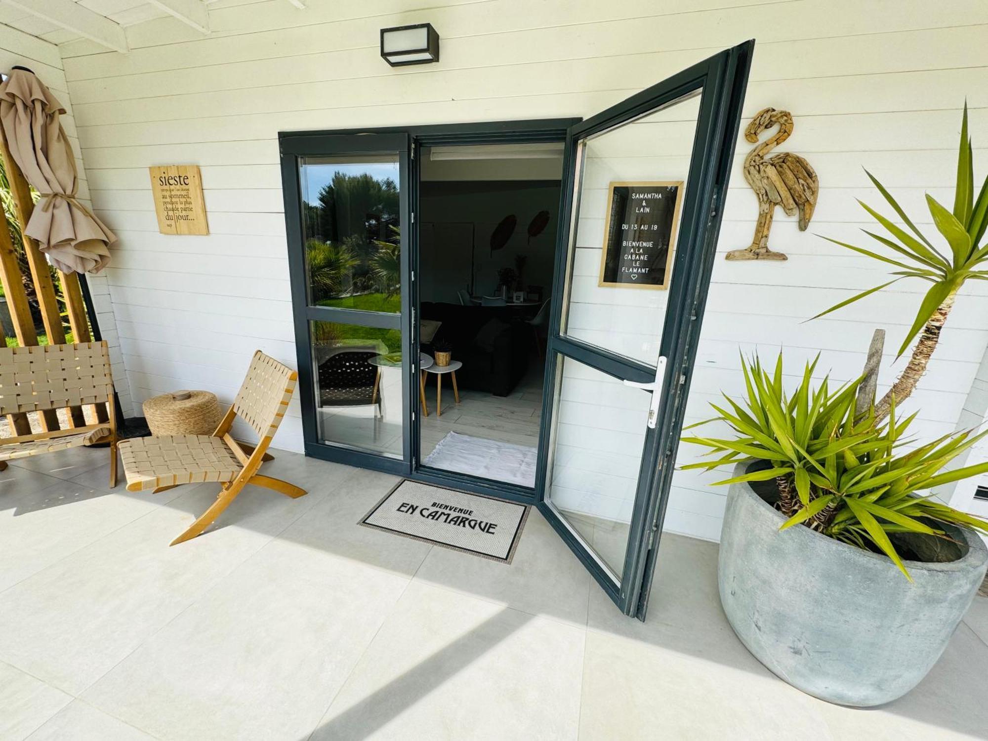 Cabane Le Flamant Avec Jardin, Piscine Et Parking Сент-Мари-де-ла-Мер Экстерьер фото